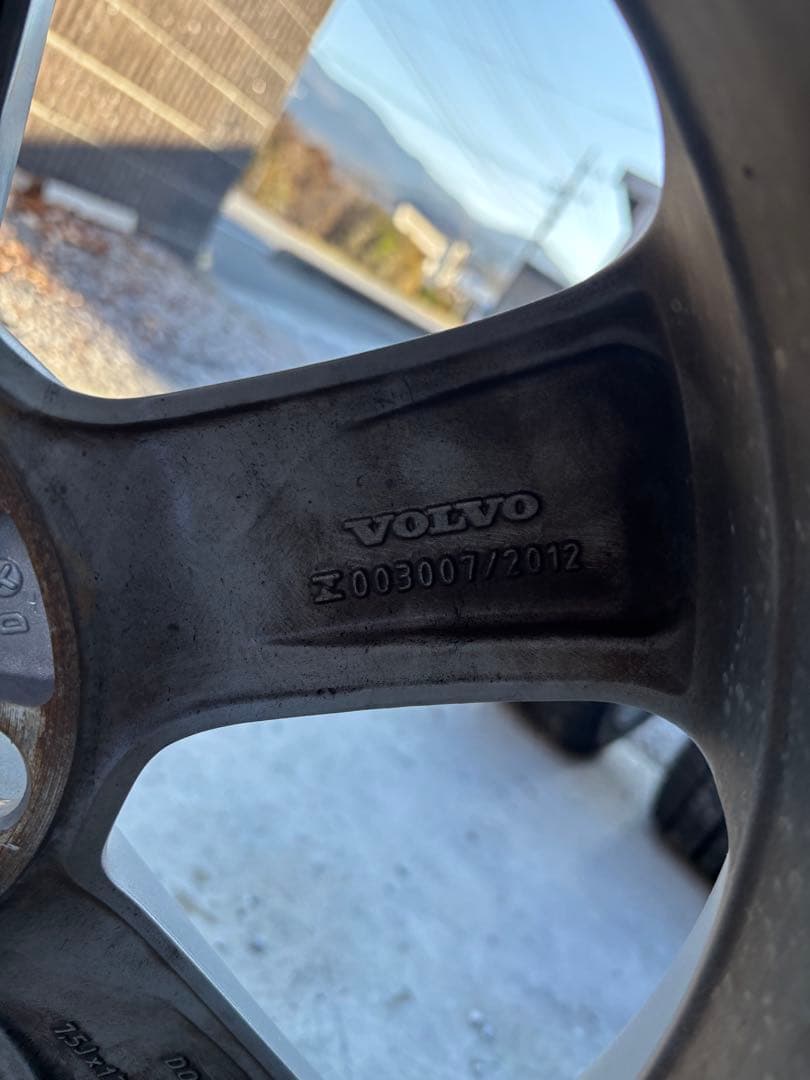 VOLVO純正ホイール スタッドレス V40 ホイールナット付き