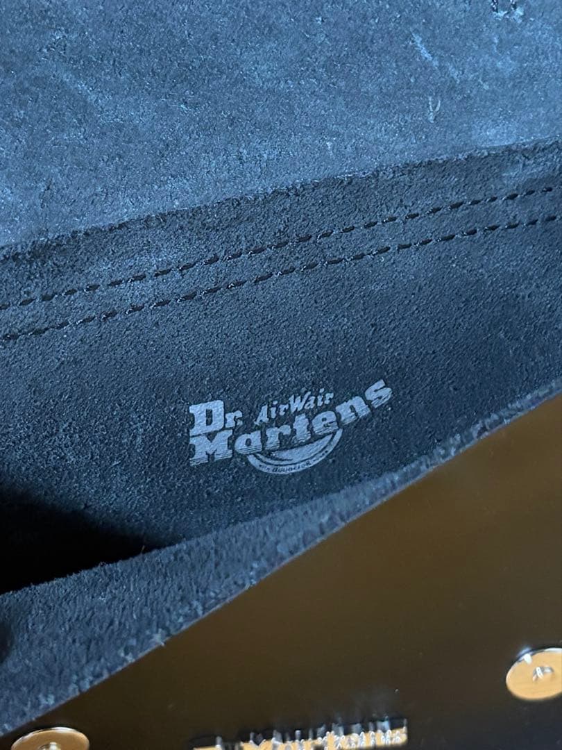 最安値　Dr. Martens 7インチ サッチェルバッグ