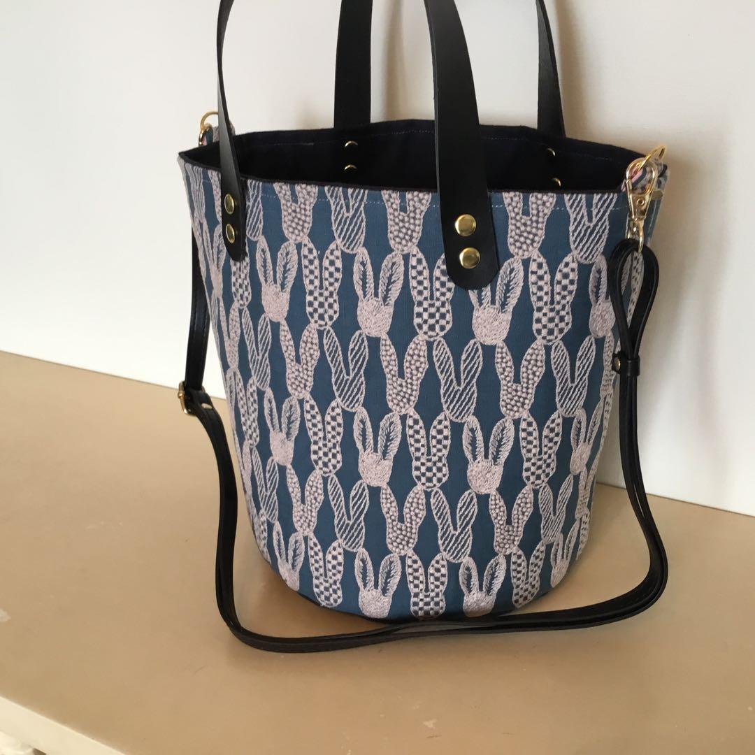 ミナペルホネンpomppiaブルー　丸底ショルダーバッグハンドメイド