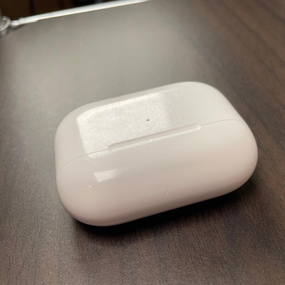 ②AirPods Pro 第2世代 A2698 Lightningタイプ