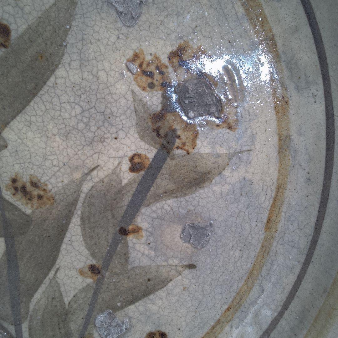 骨董３ 花模様の陶器の皿
