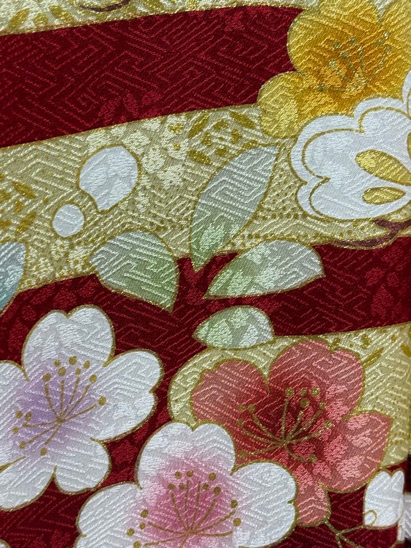 三越取扱 吉澤織物 [田中優子の世界]振袖 未仕立 定価70万 正絹 赤地古典柄
