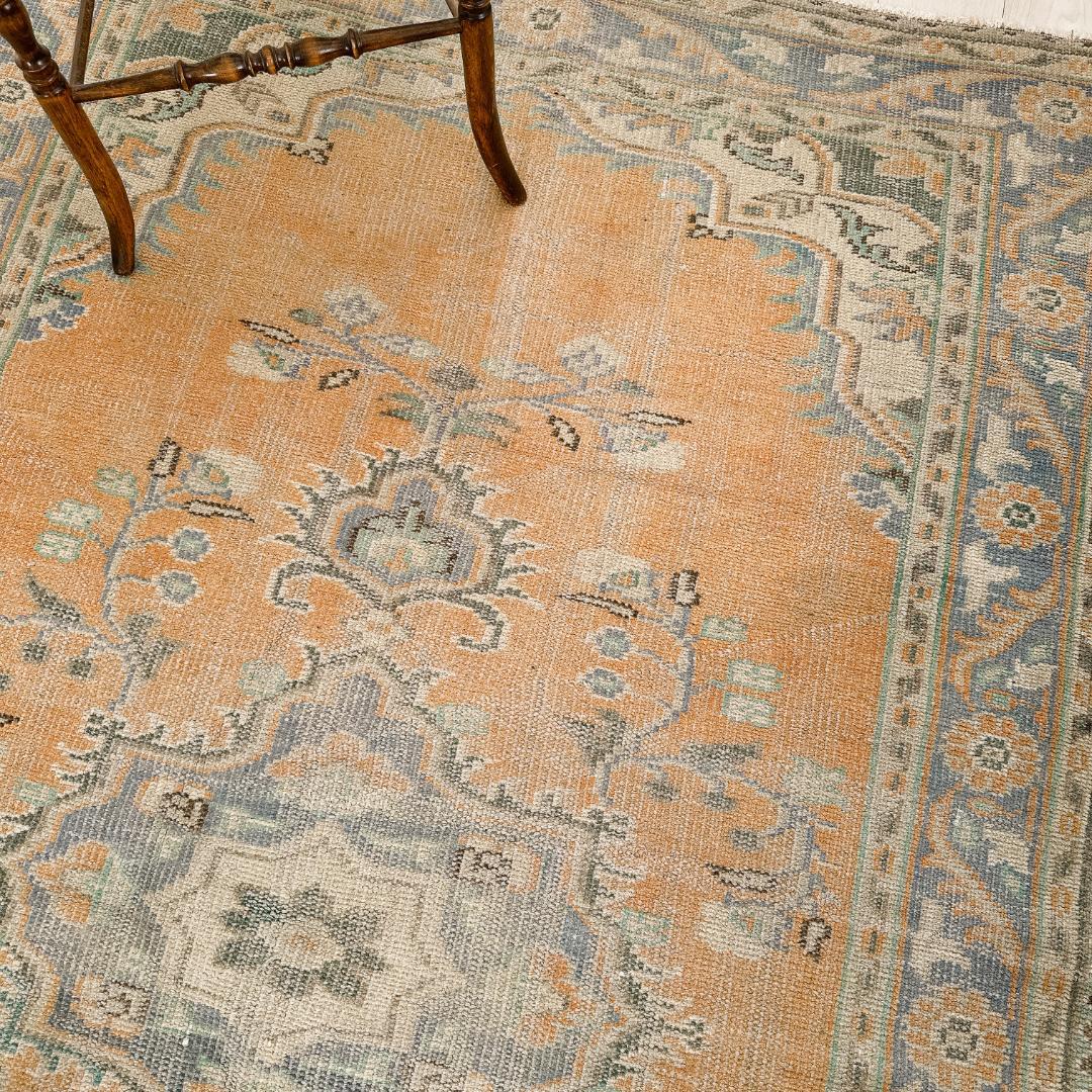 トルコ ヴィンテージラグ A115 大判 ペールオレンジ ターコイズ ブルー