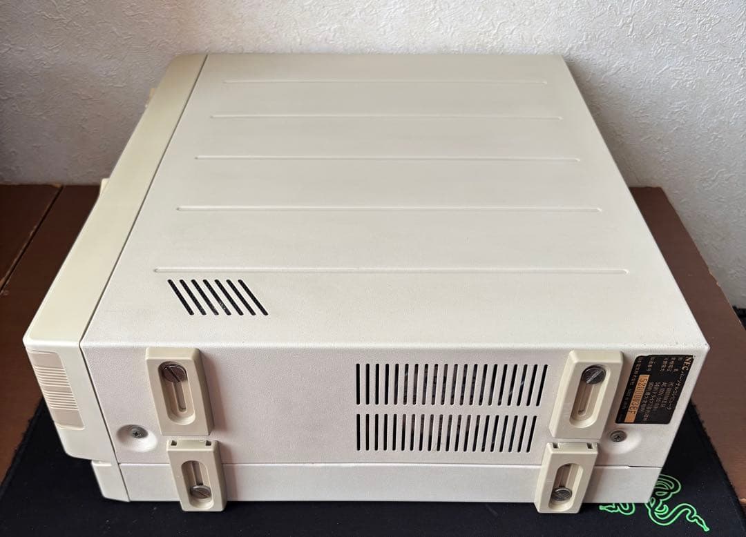 PC-8801mkIISR 本体とキーボード、15kHz液晶モニタ付き動作品