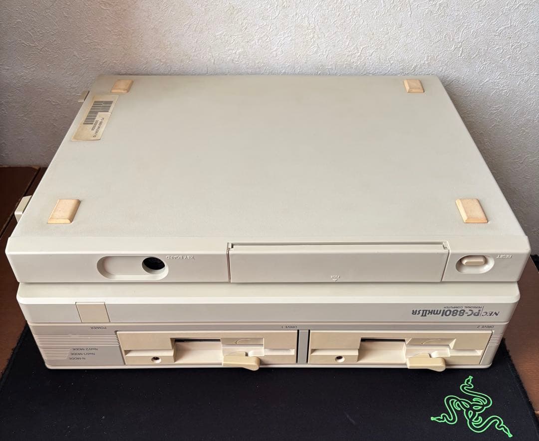 PC-8801mkIISR 本体とキーボード、15kHz液晶モニタ付き動作品