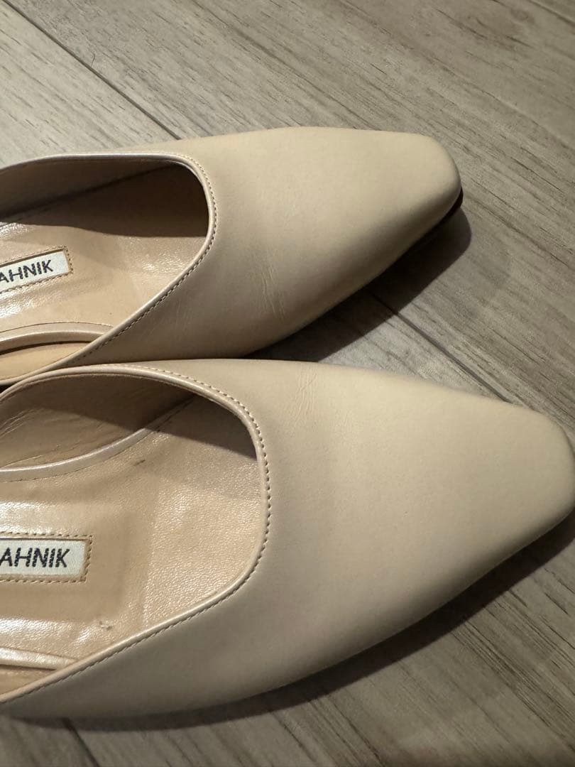 【最終値下げ】美品MANOLO BLAHNIK ベージュ ミュール