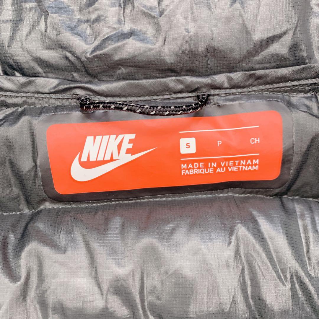 熱い時には赤い絨毯✨ナイキ NIKE パリサンジェルマン ライトダウン