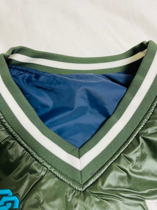 【美品】中綿入りリバーシブルブルゾン