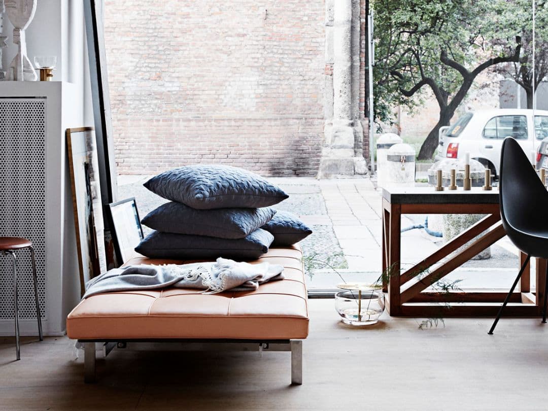 フリッツ・ハンセン　クッション　アルネ・ヤコブセン　トラペズ　モデルルーム展示品