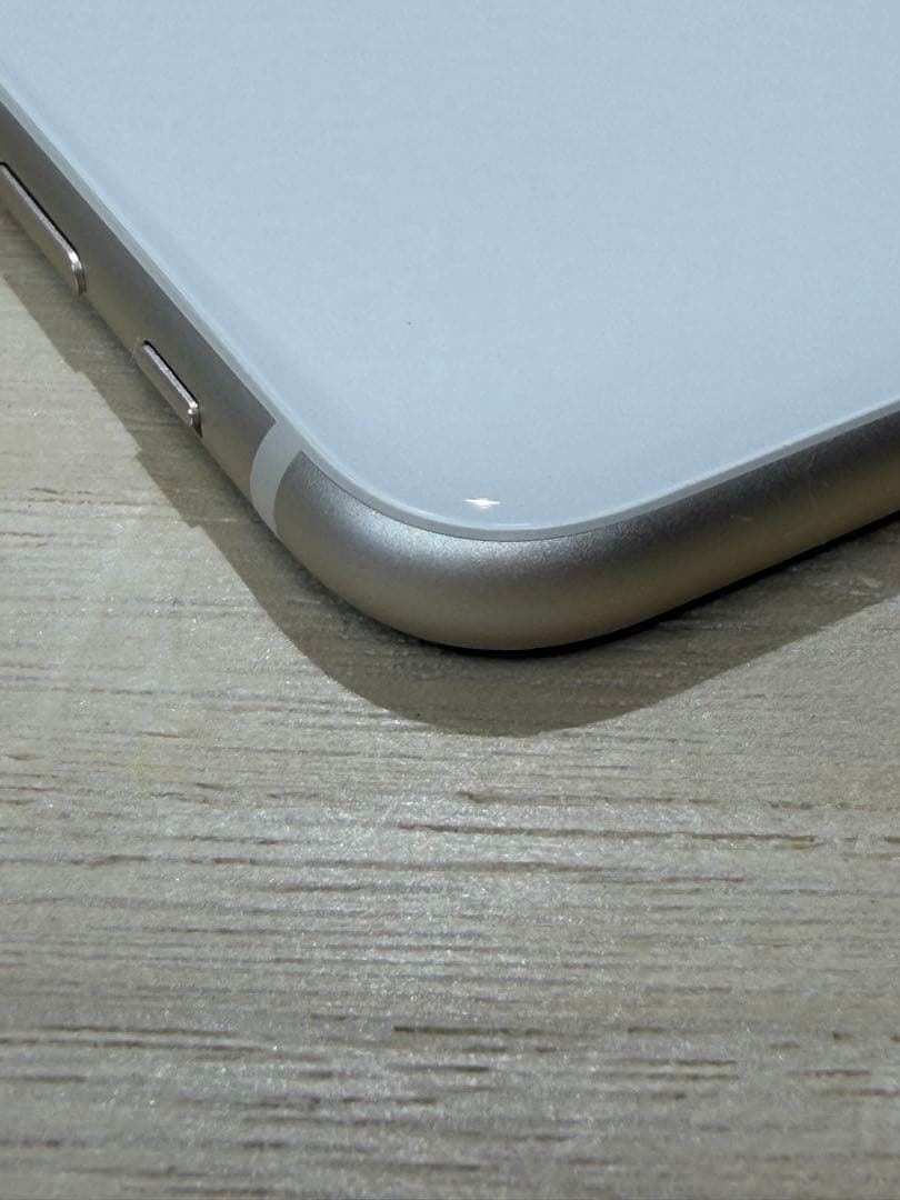 Apple iPhone SE 第3世代 ホワイト 64GB 美品　箱、付属品無