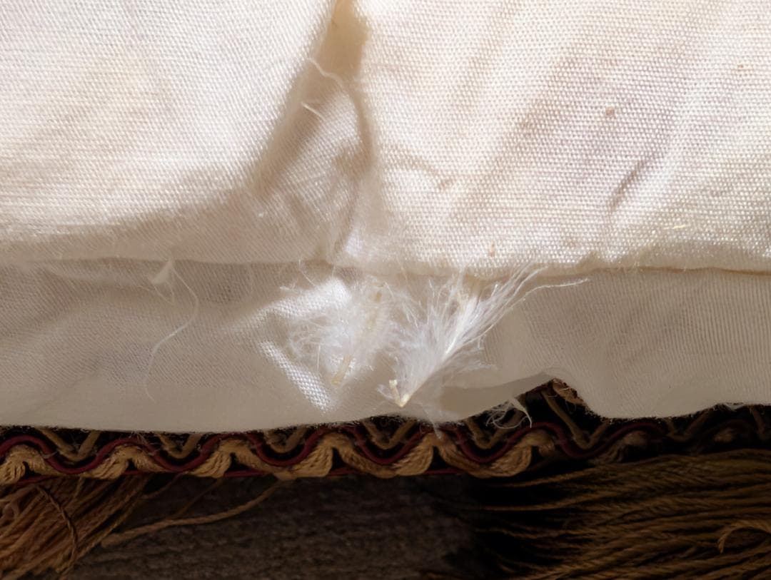 お洒落なクッション　アンティーク調