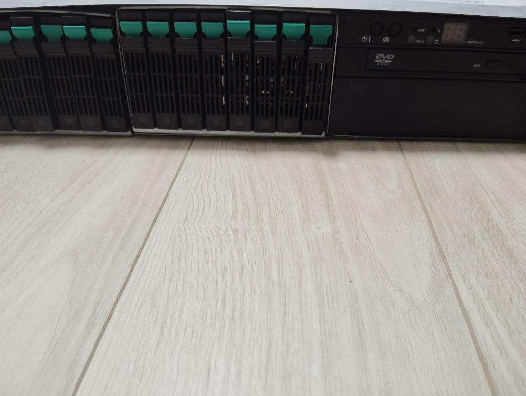 HITACHI業務用サーバー　／　GQA220AM-CNNN3N0