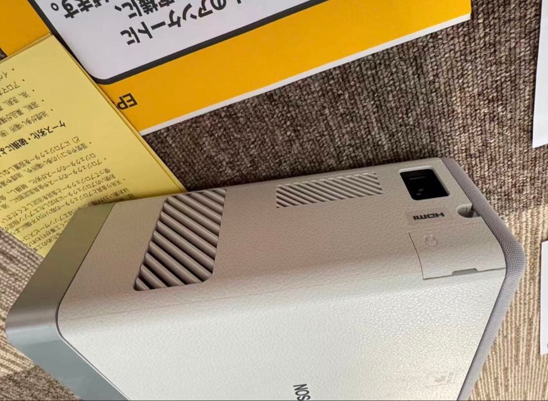 超美品 EPSON プロジェクター EF-100W