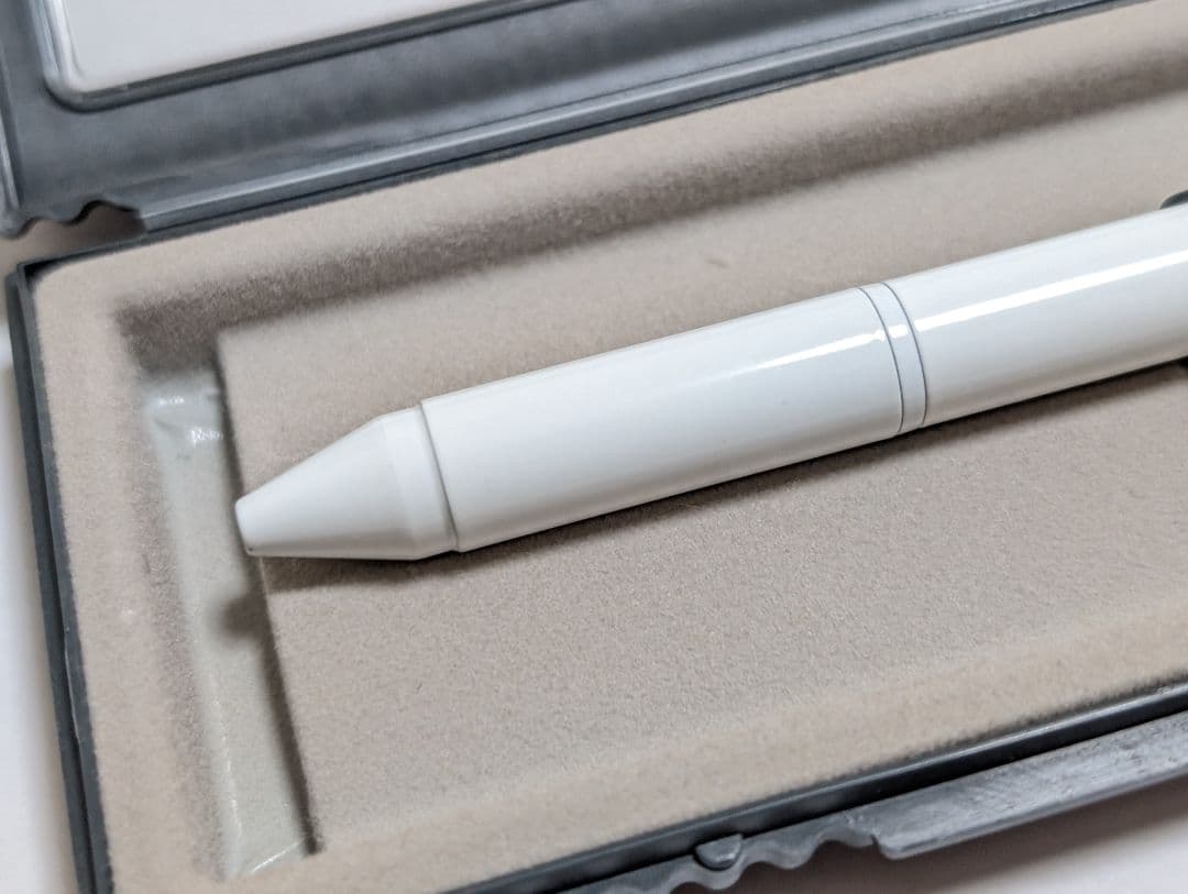 Rotring　無印良品　trio pen　ホワイト　ボールペン　振り子式