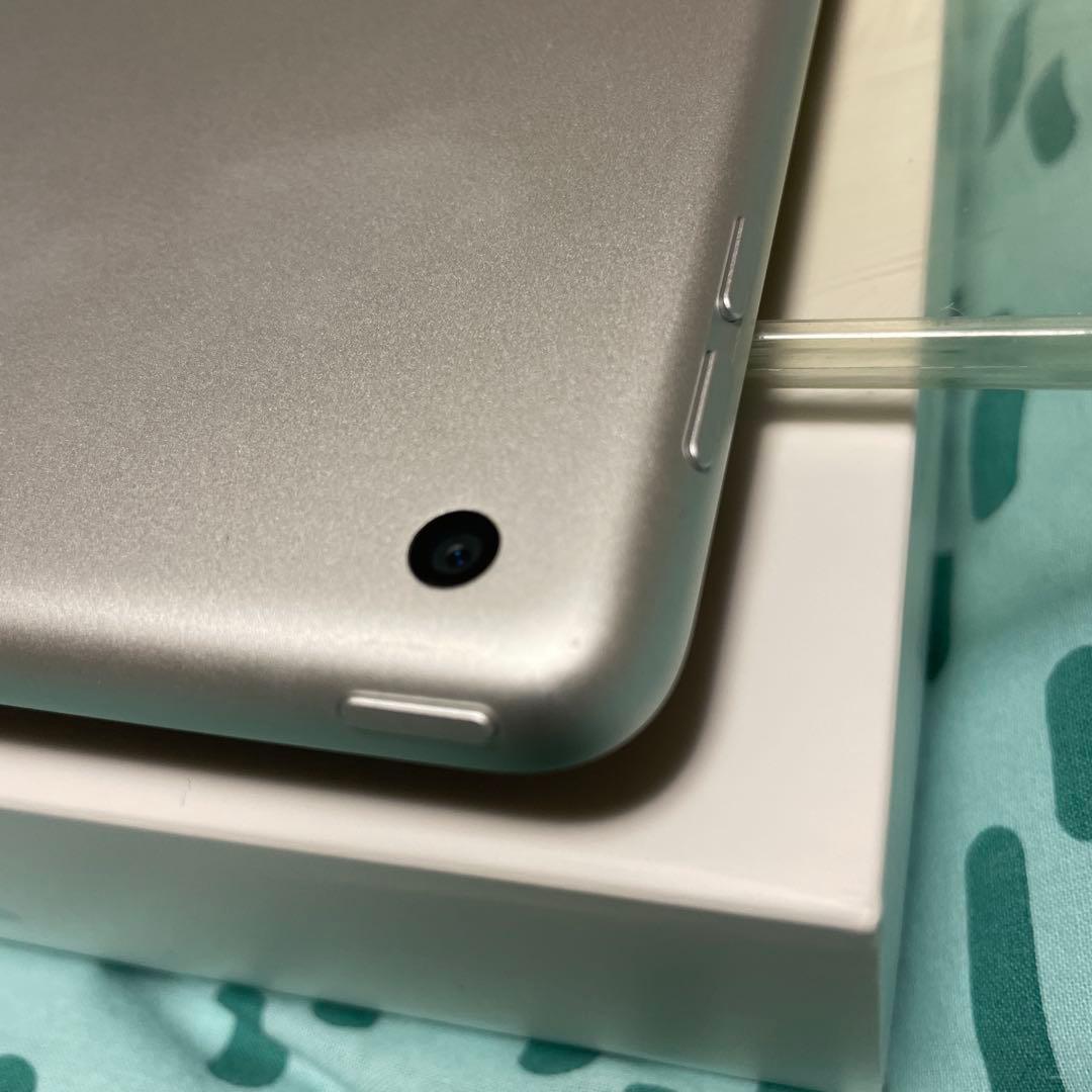 Apple iPad シルバー 本体 MK2L3J/A 64GB 第9世代