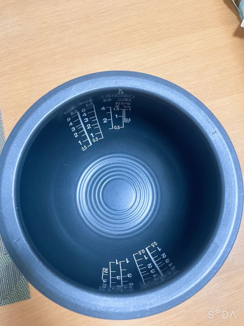 【ジャンク品 】TOSHIB炊飯器　5.5合炊き◆RC-104VXS