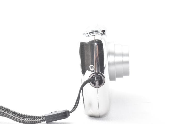 Nikon ニコン COOLPIX S01 シルバー 鏡面