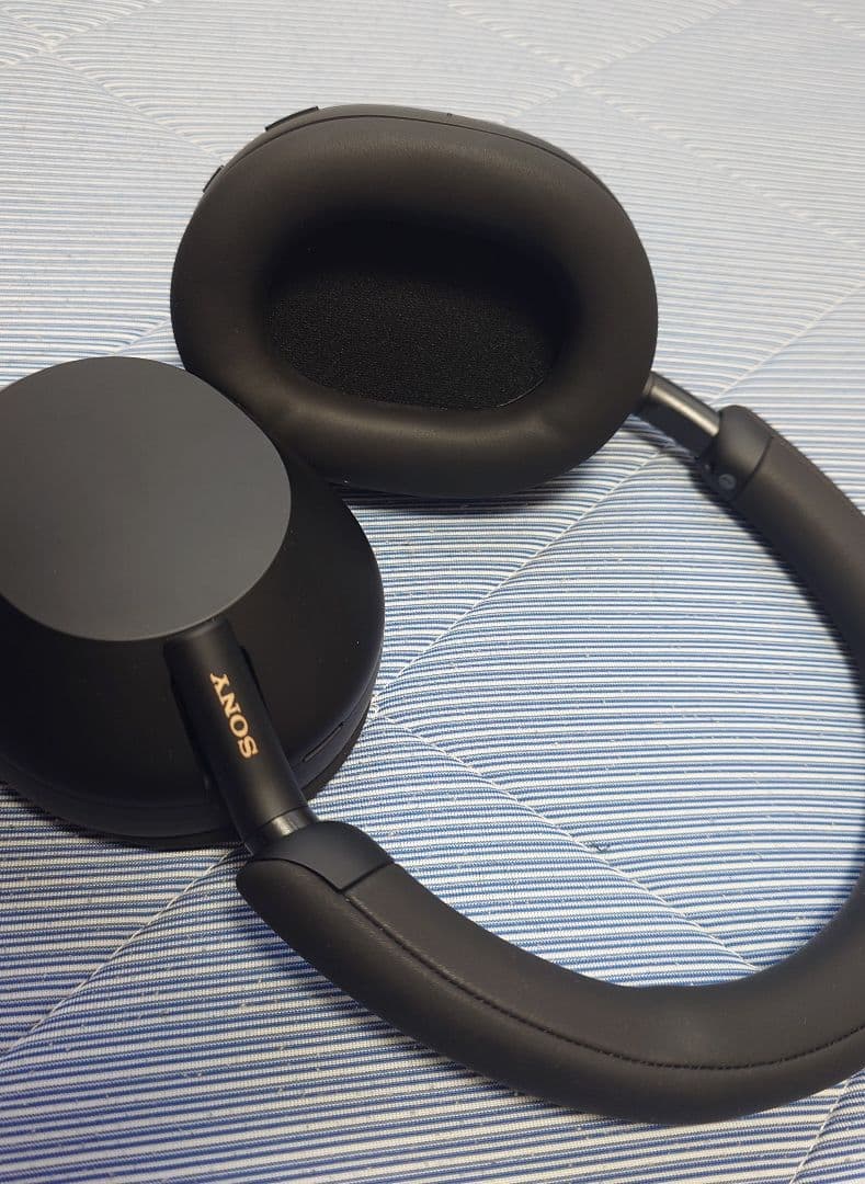 【超美品】SONY ワイヤレスヘッドホン　WH-1000XM5（Black）