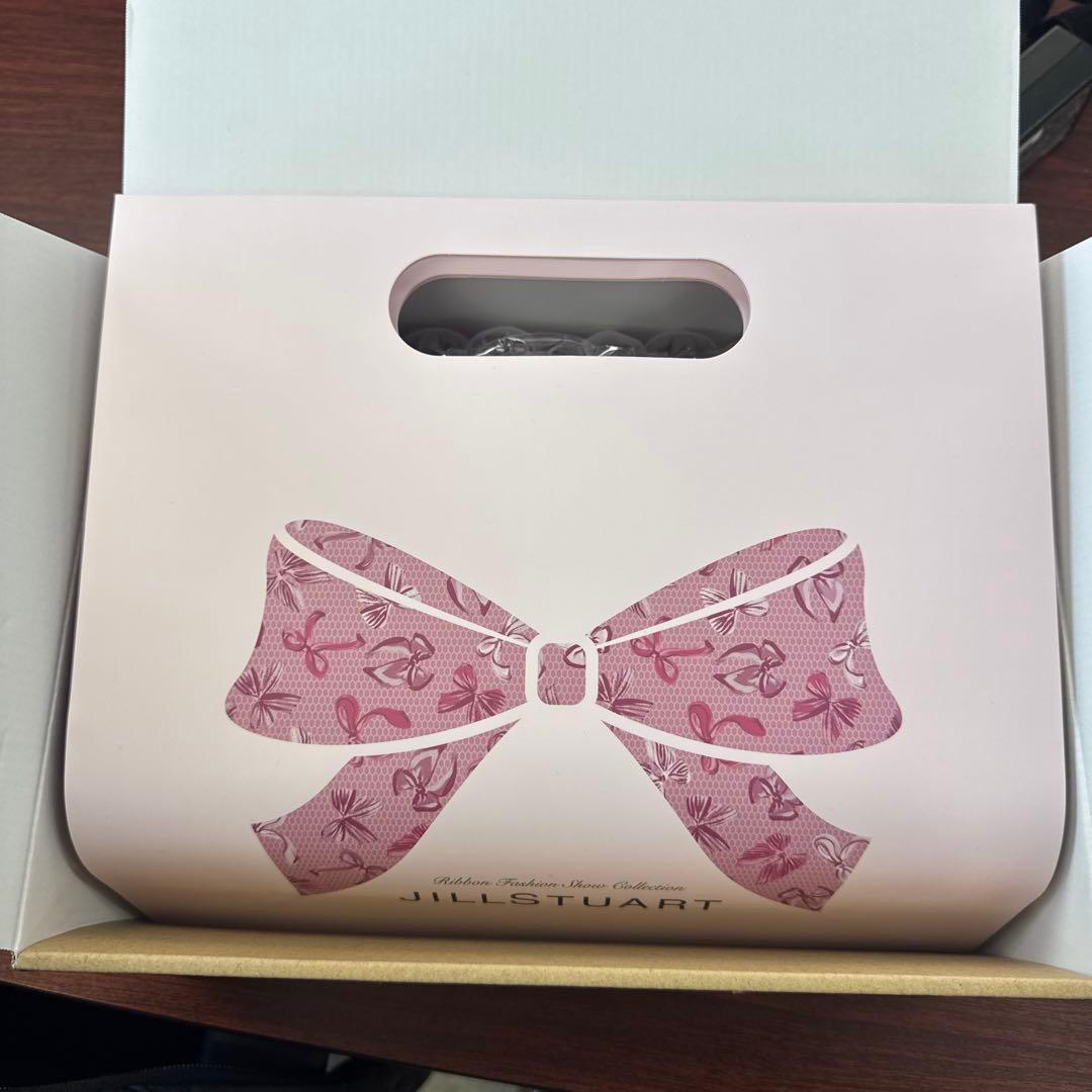 【新品未開封】ジルスチュアート　クリスマスコフレ 2025