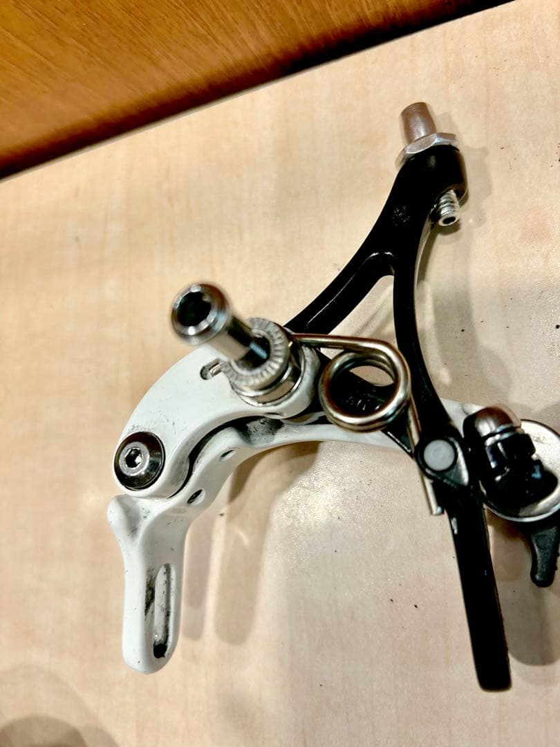 【貴重な白×黒キャリパーブレーキ】MERIDA品ドレスアップ用★カッコいいです！