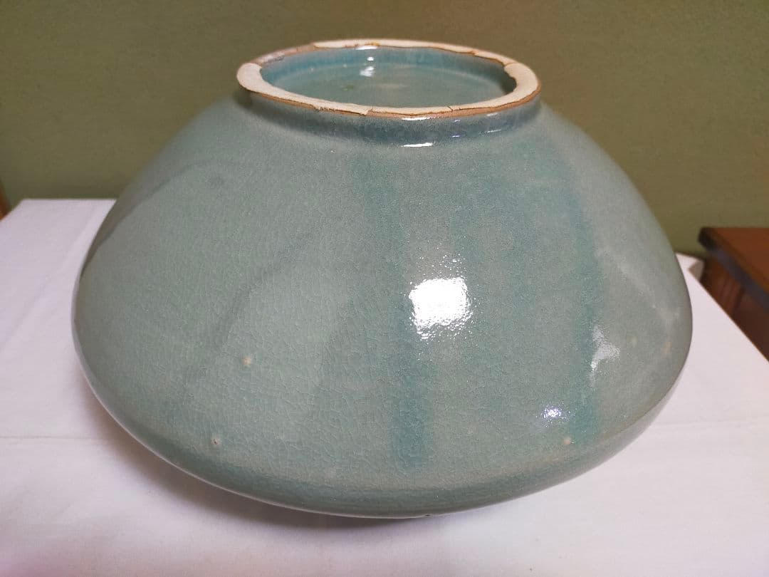 韓国 青磁唐草菊花珠盤形瓶 保証書付き