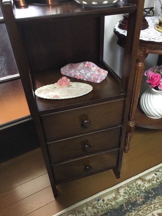 サイドテーブル