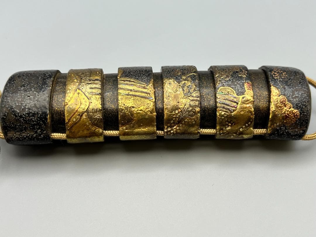 蒔絵五段印籠 風景図蒔絵 金梨地 瓢箪仙人牙根付 瑪瑙 緒締 精細細工 明治時代