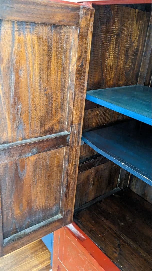 ✨シンガポール家具　存在感のある素敵な…キャビネット　落ち着いた朱赤色✨