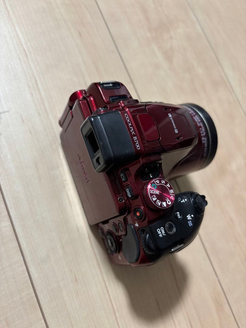 Nikon COOLPIXデジタル一眼レフカメラ レッド