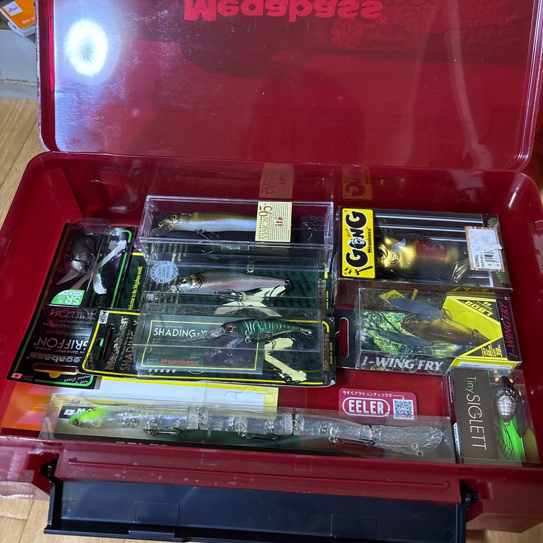 メガバスルアー15本セットレッドタックルボックス付き