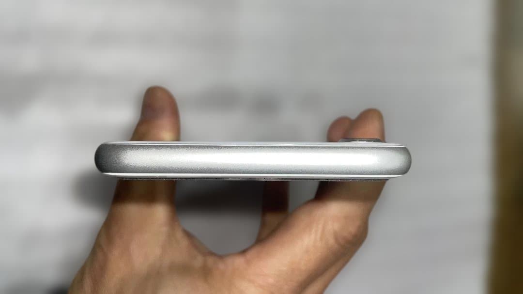 S*）様 超美品　Apple iPhone8 64GB SIMフリー（本体）