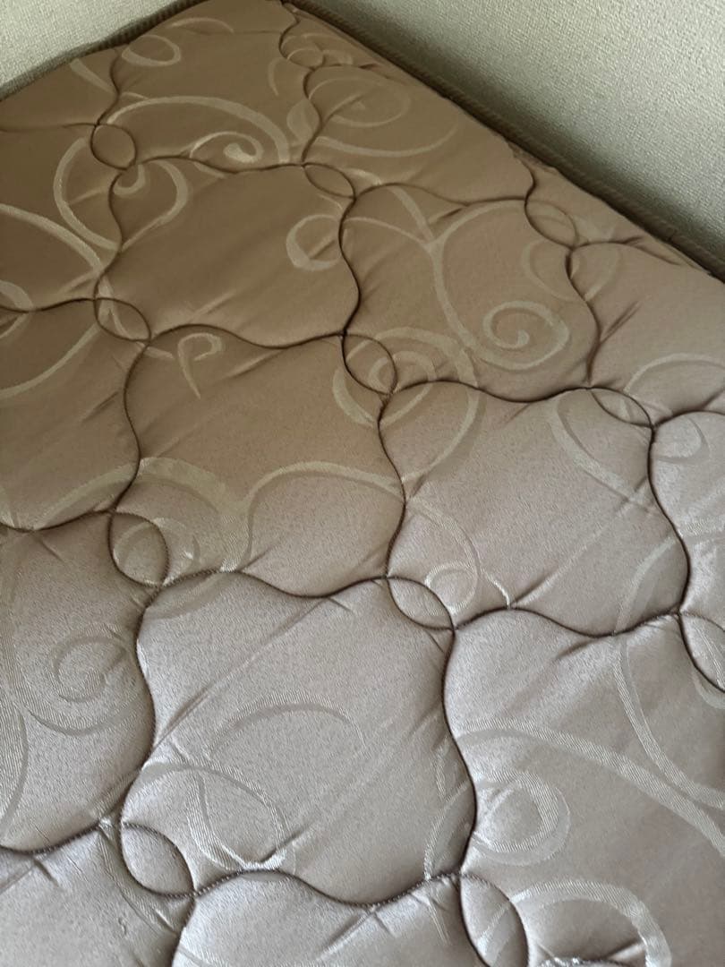 【1/8まで出品】シングルベッドフレーム +マットレス