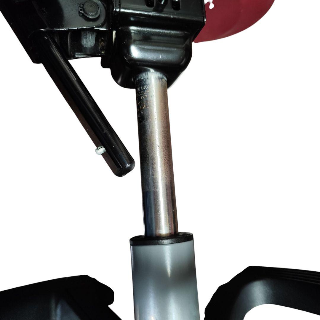 【美品 クッション 足置付】アーユルチェア ルナ 丸ベースタイプ レッド 赤