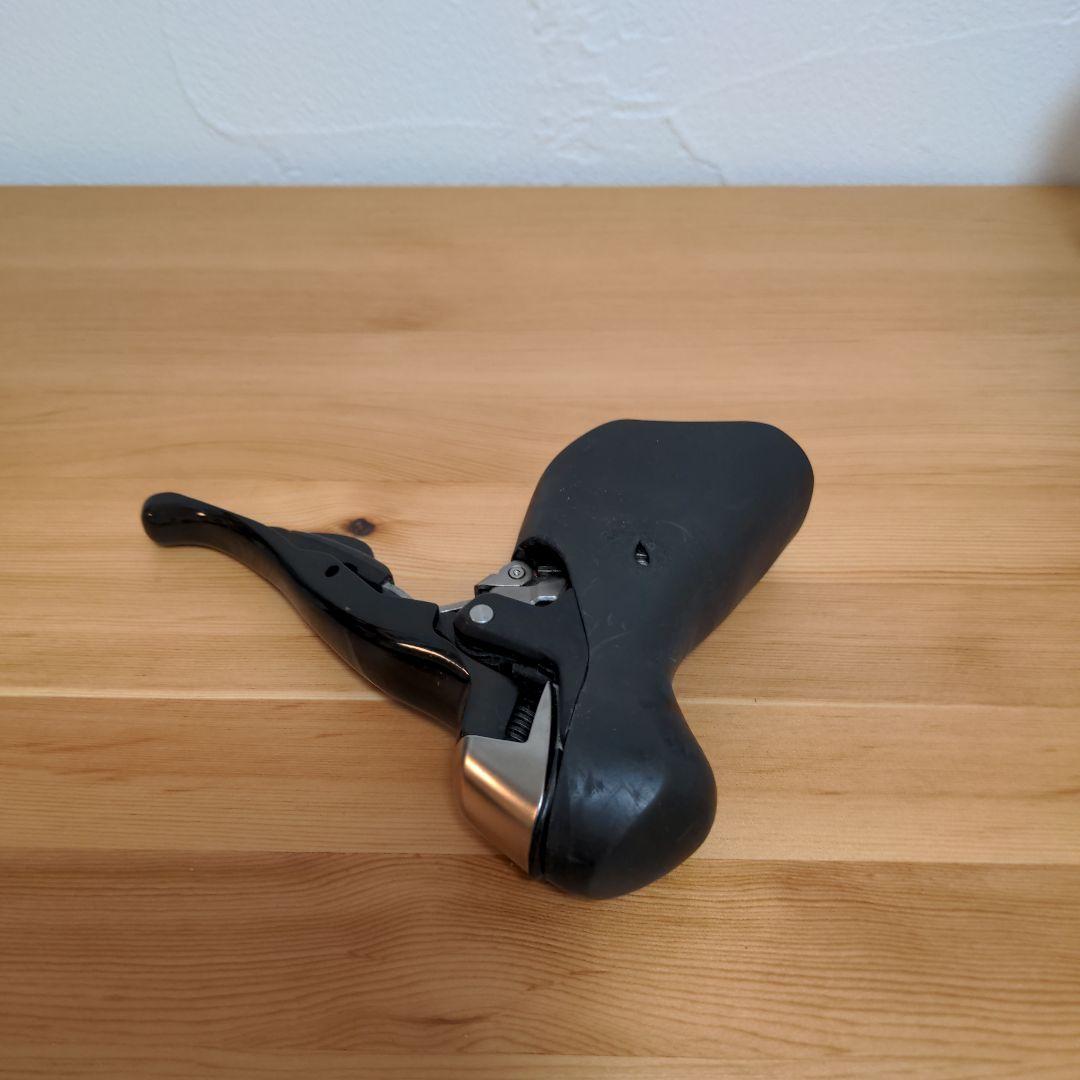 ST-5700 105 2x10s シマノ　新品ブラケットカバー