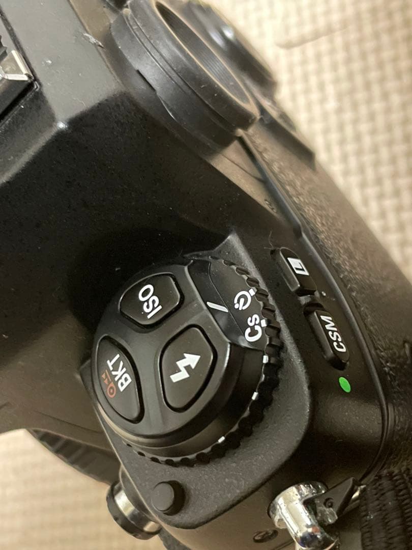 NIKON F１００ フィルムカメラ　バッテリーグリップ、ストラップ