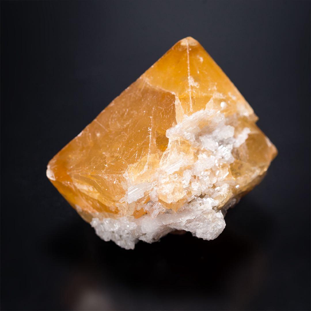 中国 灰重石 天然石 原石 鉱物標本 鉱石 1641 シェーライト