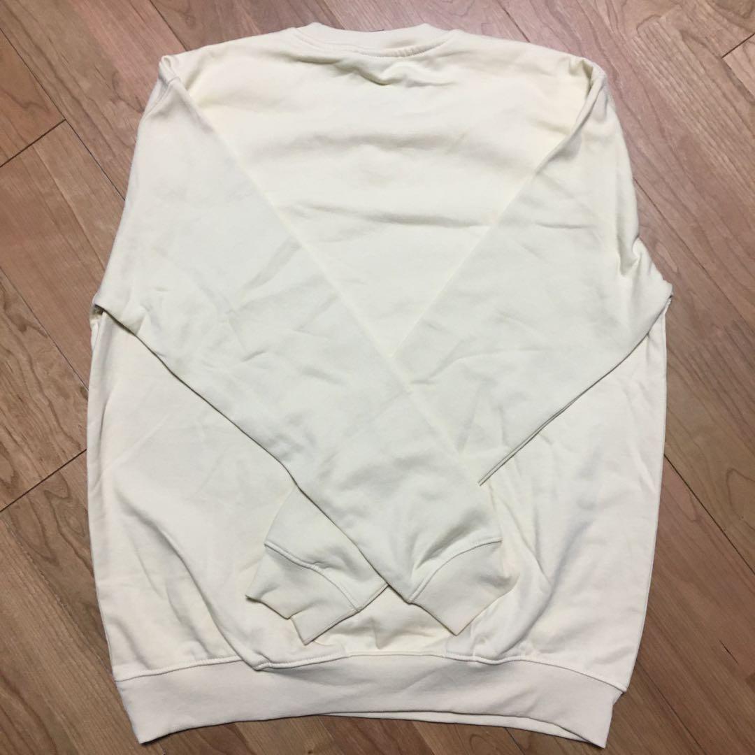 【新品】LAKERS ロゴ入りスウェットシャツ クリーム