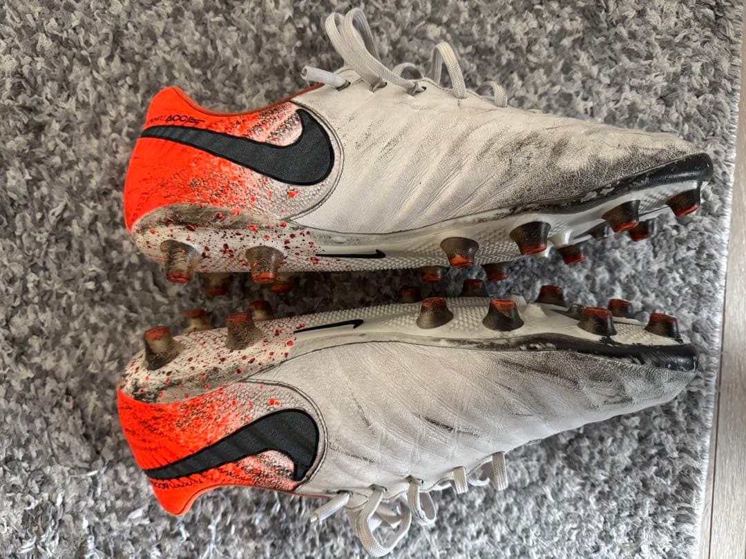 Nike サッカーシューズ スパイク ティエンポレジェンドAG