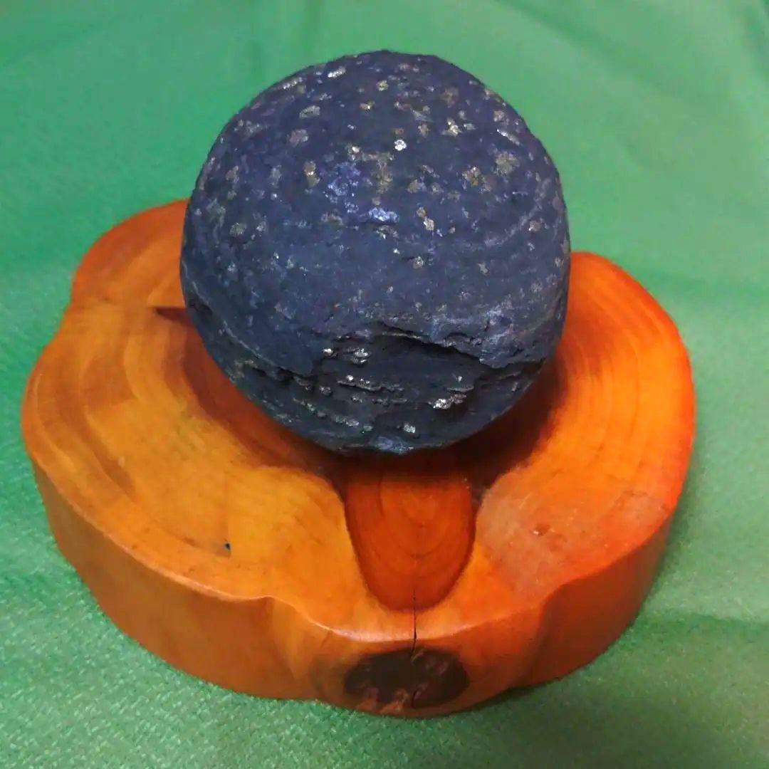 パイライト　卵形　鉱物　原石