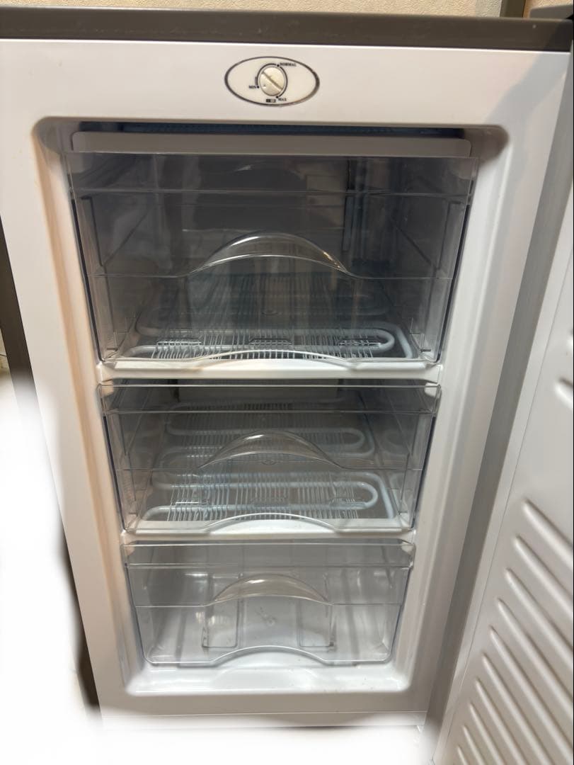 タンスのゲン 冷凍庫 20年式 60L