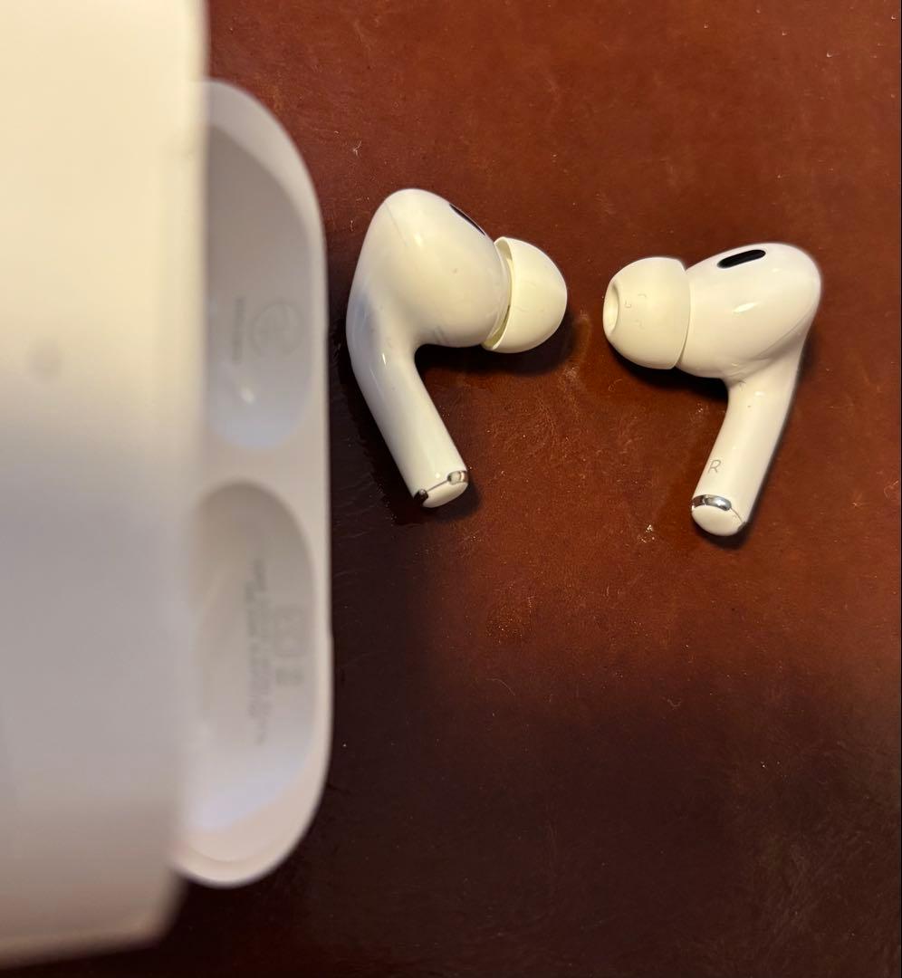 AirPods Pro 2 第2世代 USB-C充電 esrケース付き