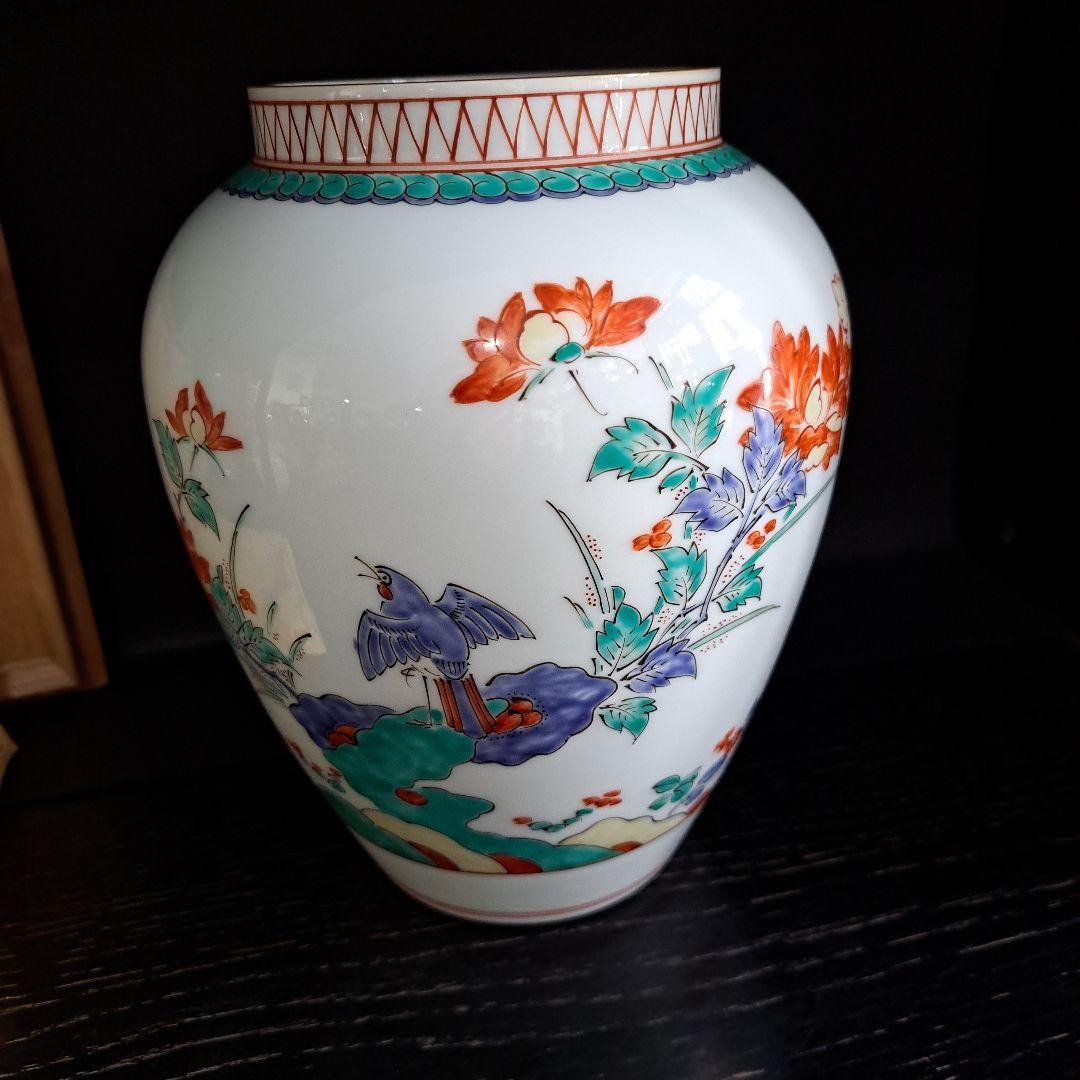 お値下げ中　　人間国宝　十三代　酒井田柿右衛門　牡丹鳥文　花瓶　共箱　裏書　共布