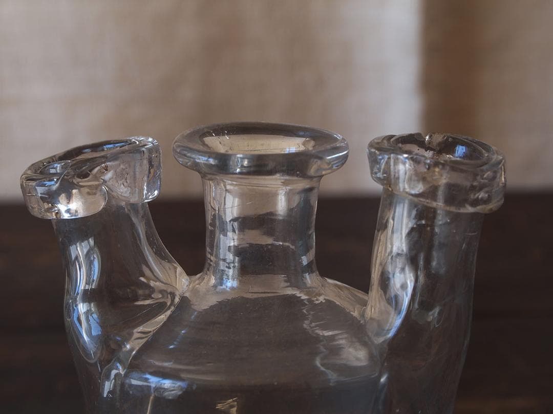 吹きガラスのフラスコ 三つ口瓶 硝子 ウルフボトル ウルフ瓶/K409