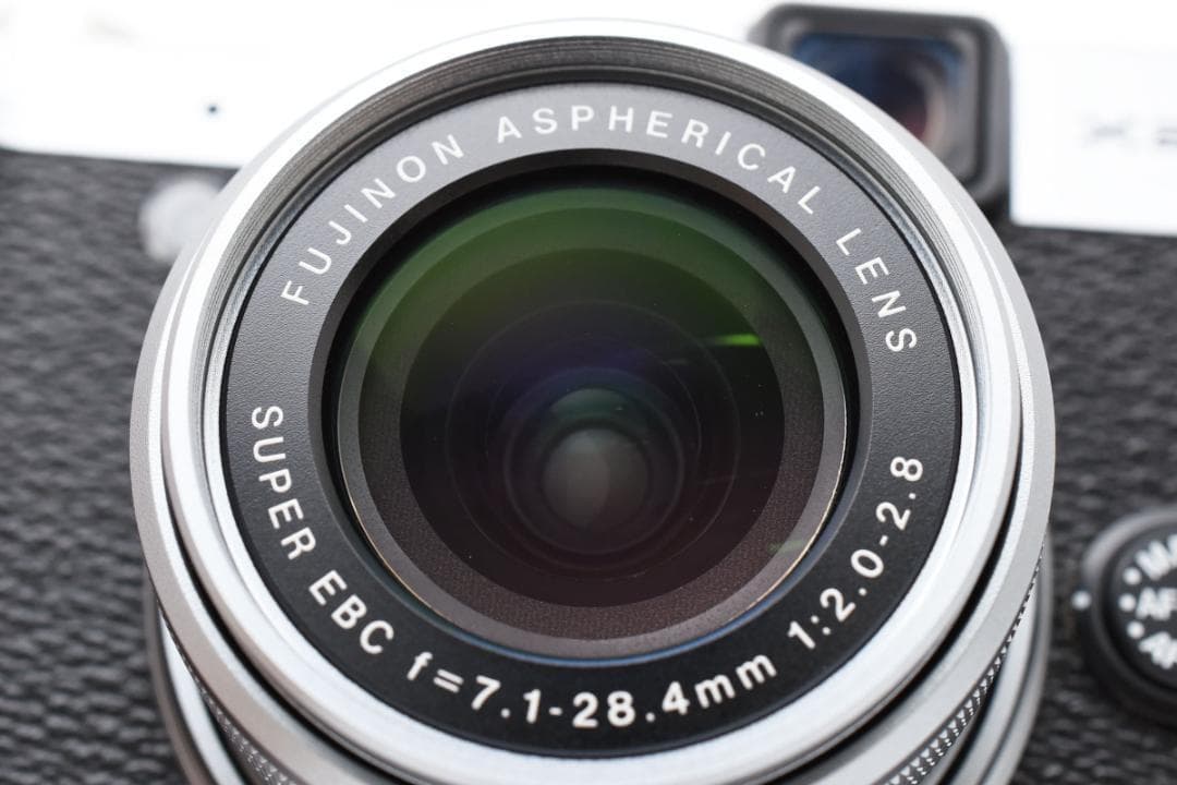 ■美品■ 富士フィルム　FUJIFILM X20　768