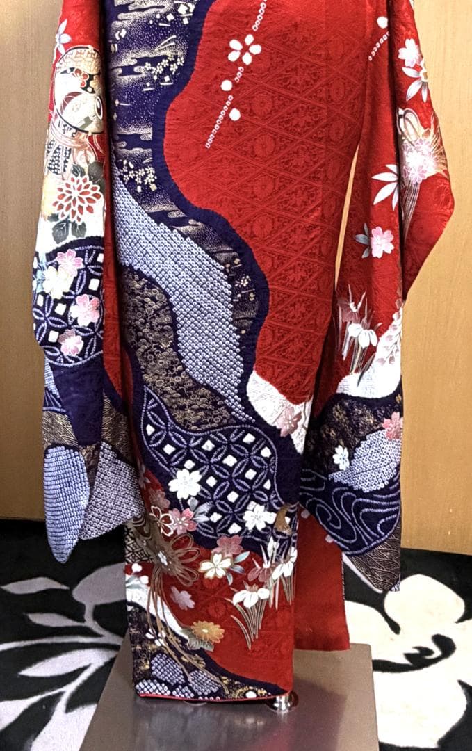 振袖１　御所車に絞り柄振袖と帯のセット　やまと　赤・紺　身丈１６５裄６９