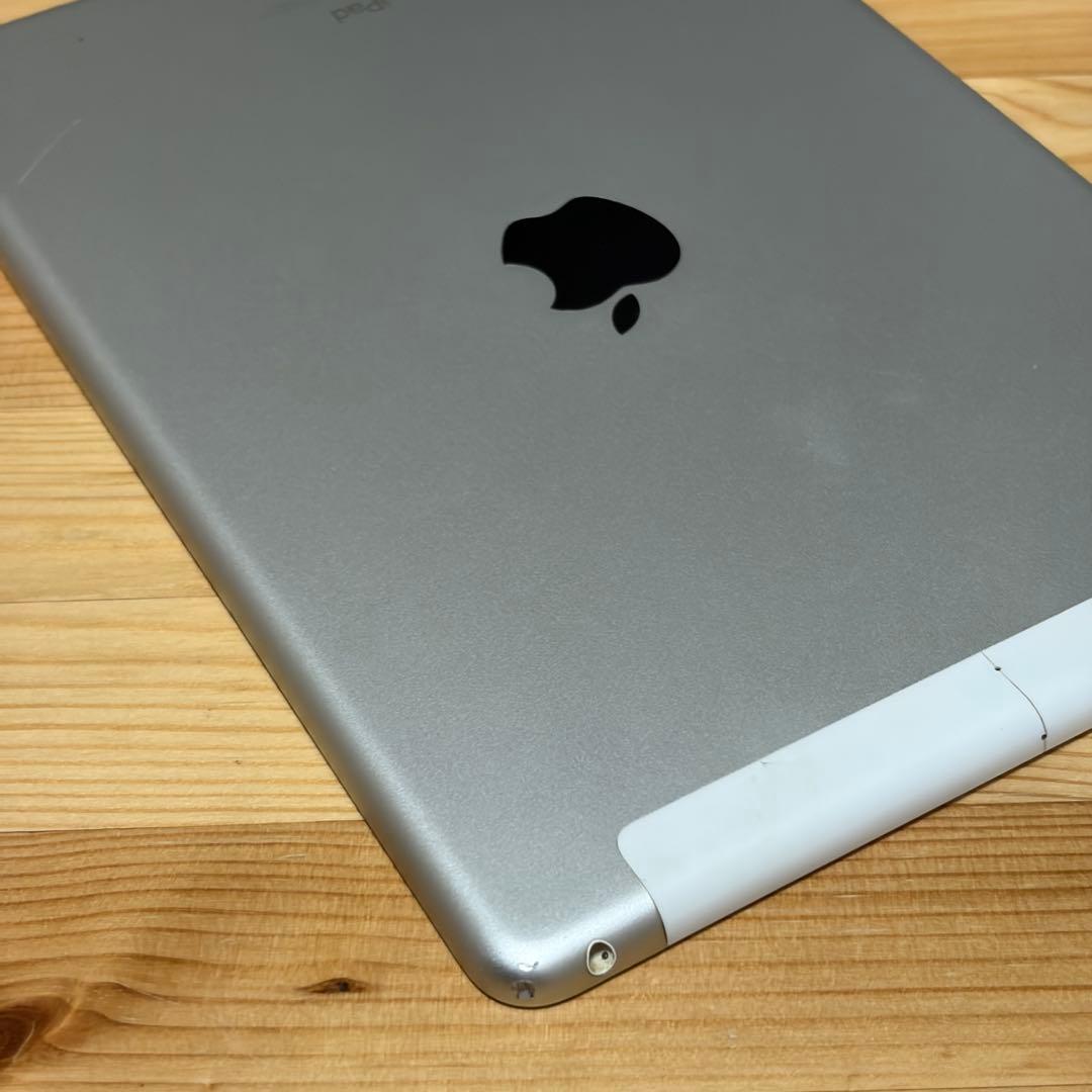iPad 第五世代 32GB セルラーモデル 538011