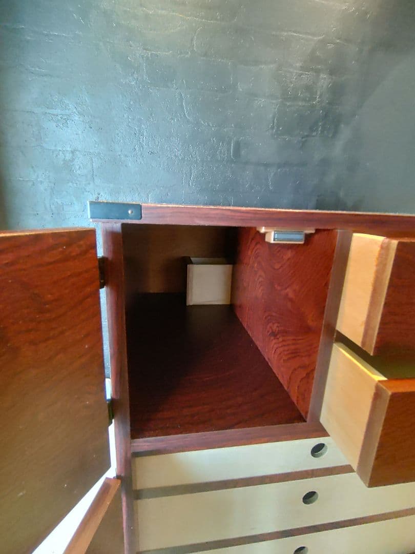 隠し収納あり！骨董品　戸棚　引き出し