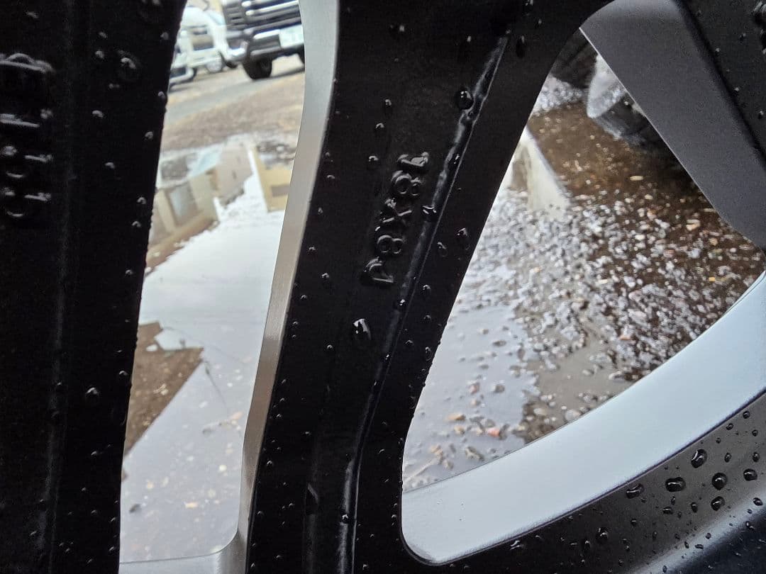 18インチ ブラック ホイールセット ランクル300 スタッドレス　2025年製