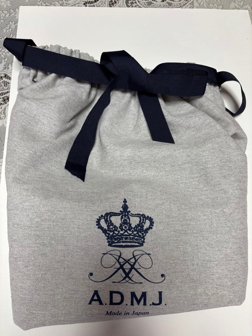 ビジュー付きライトベージュA.D.M.J