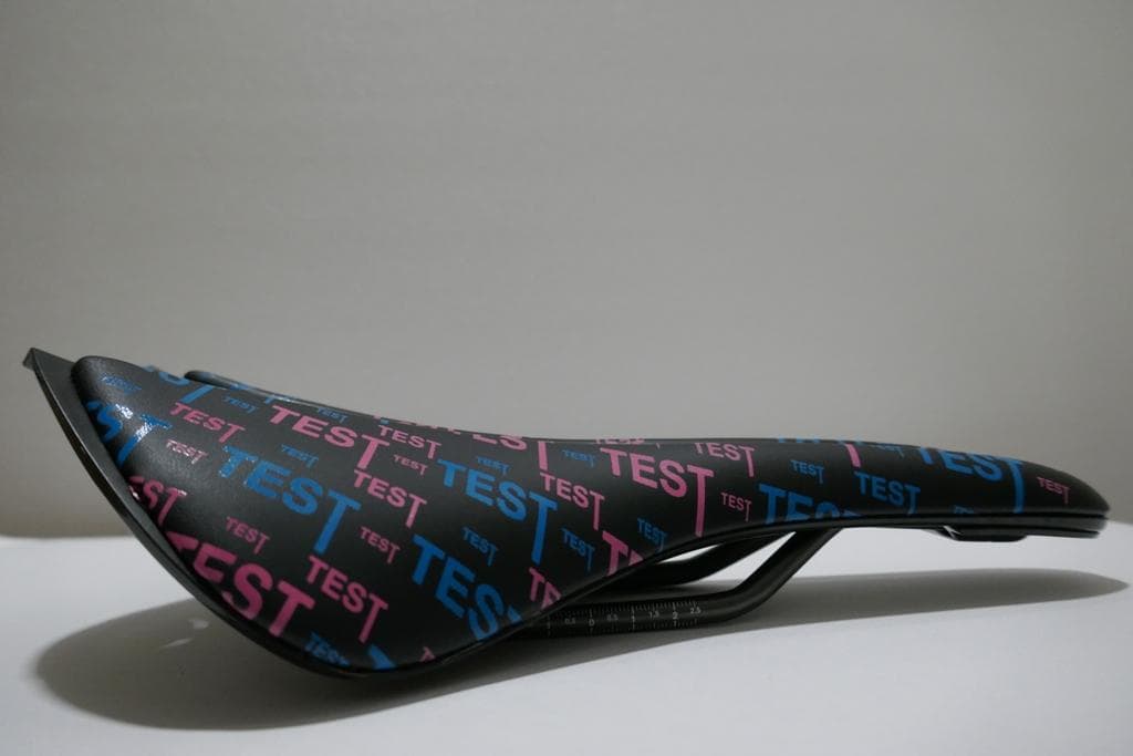 フィジーク テスト サドル ALIANTE VERSUS EVO R3　ラージ